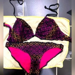 Gorgeous macrame/crochet style bikini set - size small - NWT